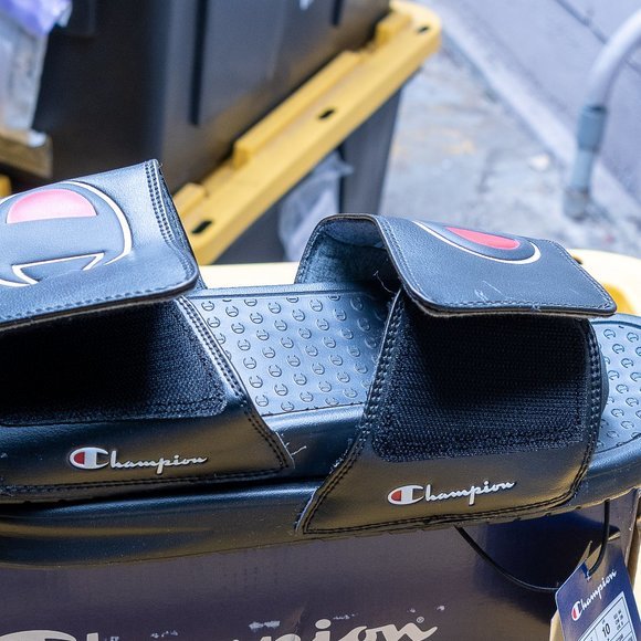 Champion Unisex/Men's‎ Lightweight Logo Slides - Picture 5 of 5